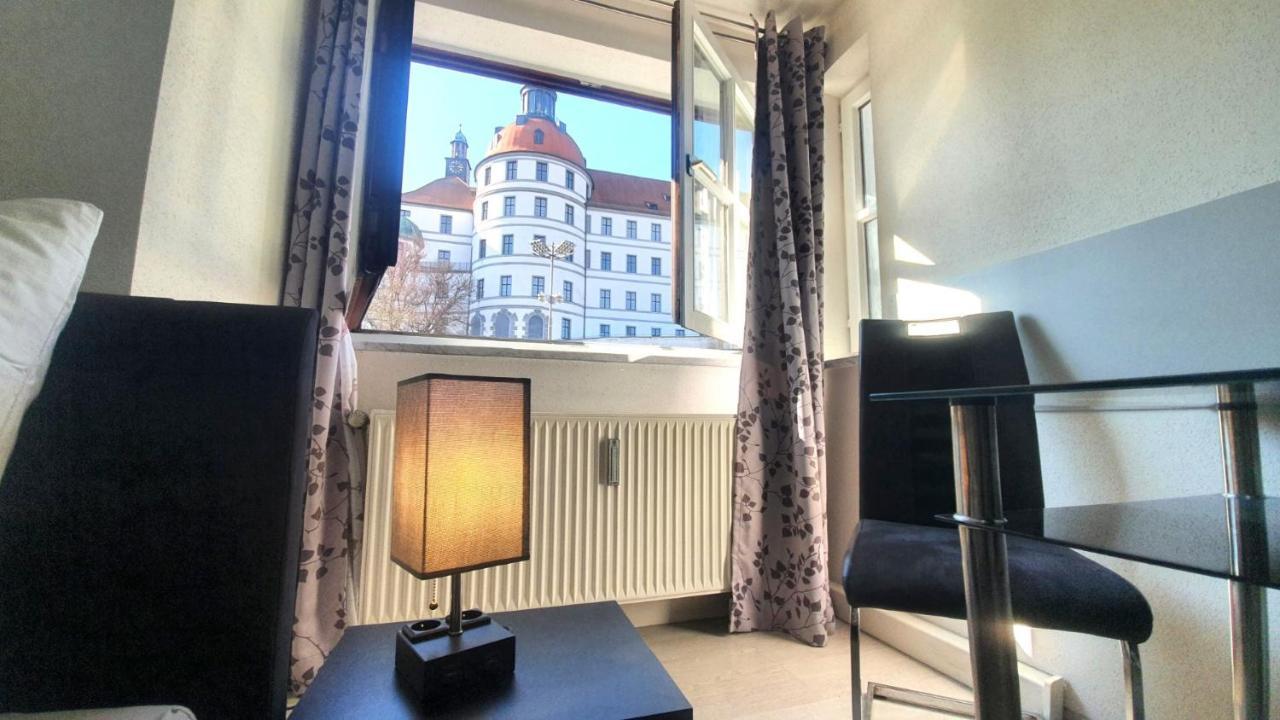 Neuburg Apartment Am Schloss นอยบวร์ก อันแดร์ โดเนา ภายนอก รูปภาพ
